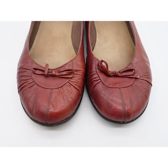 Clarks Flats Womens 9 Brown Leather Bow Slip On Comfort Shoes Round Toe - Picture 6 of 11